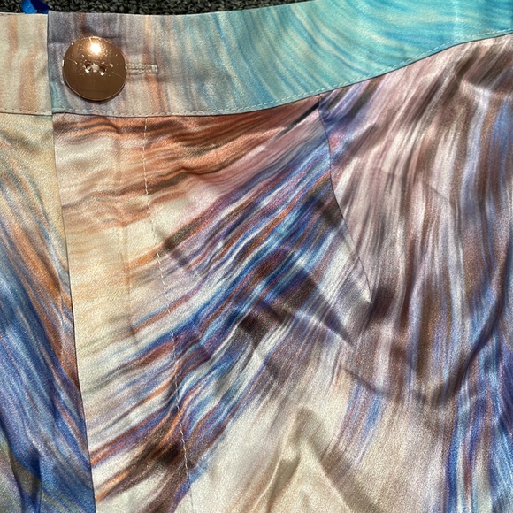 Brand new silk multi color button shorts size small - Picture 2 of 5